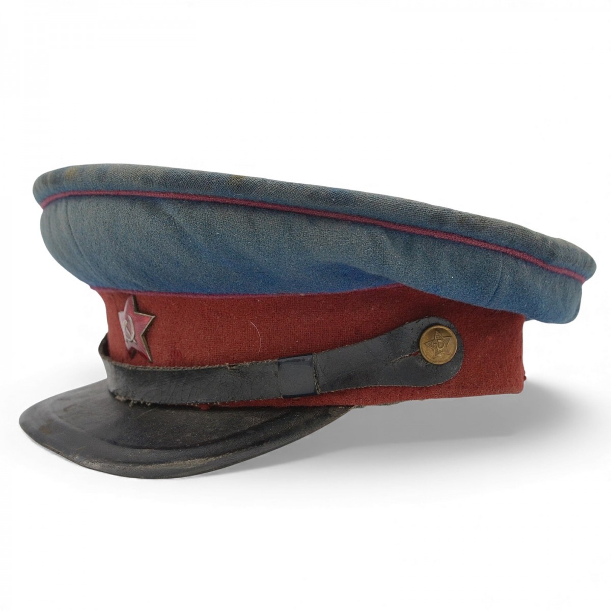 The cap of the commanding staff of the USSR Ministry of Internal Affairs, mod. 1935