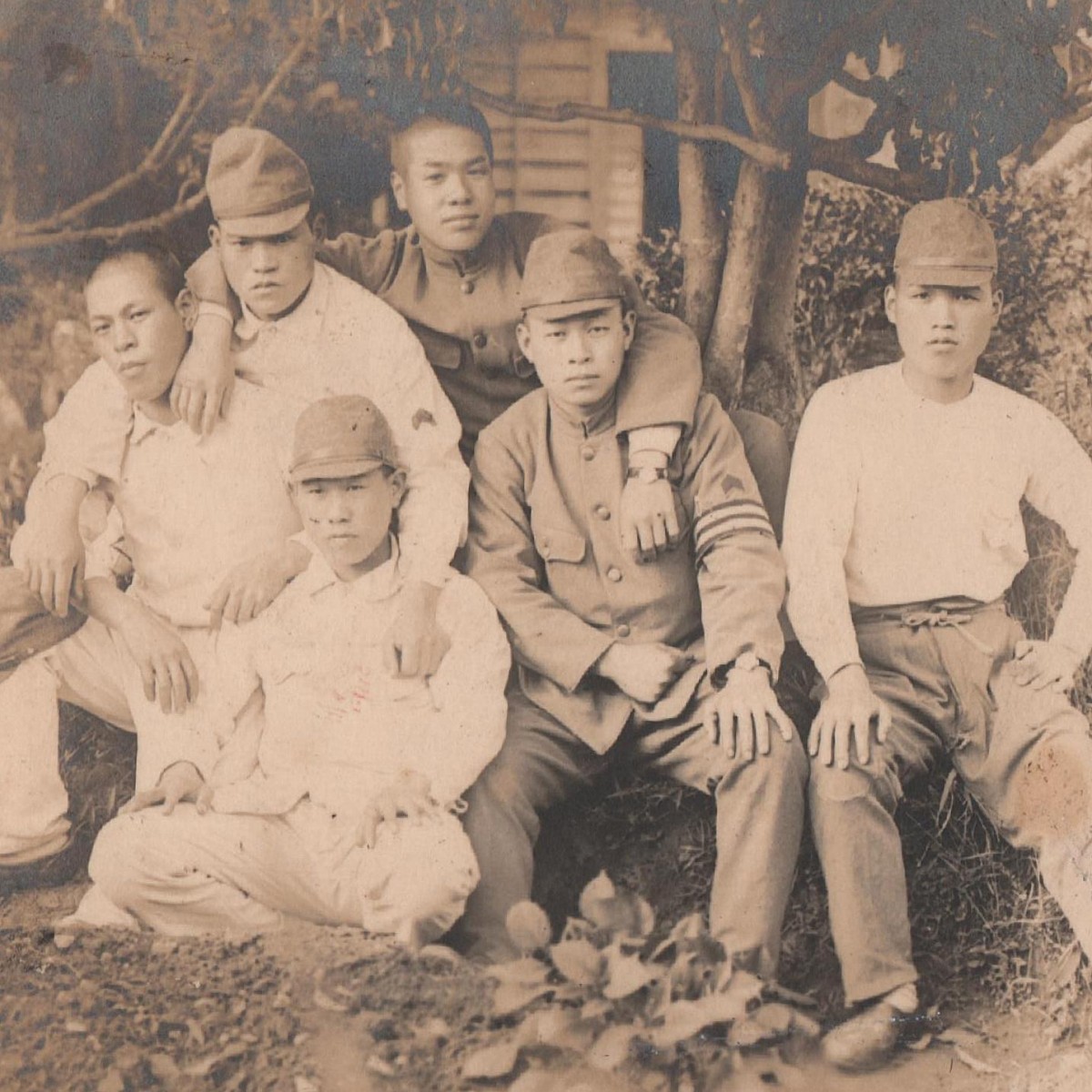 Group photo of Japanese soldiers