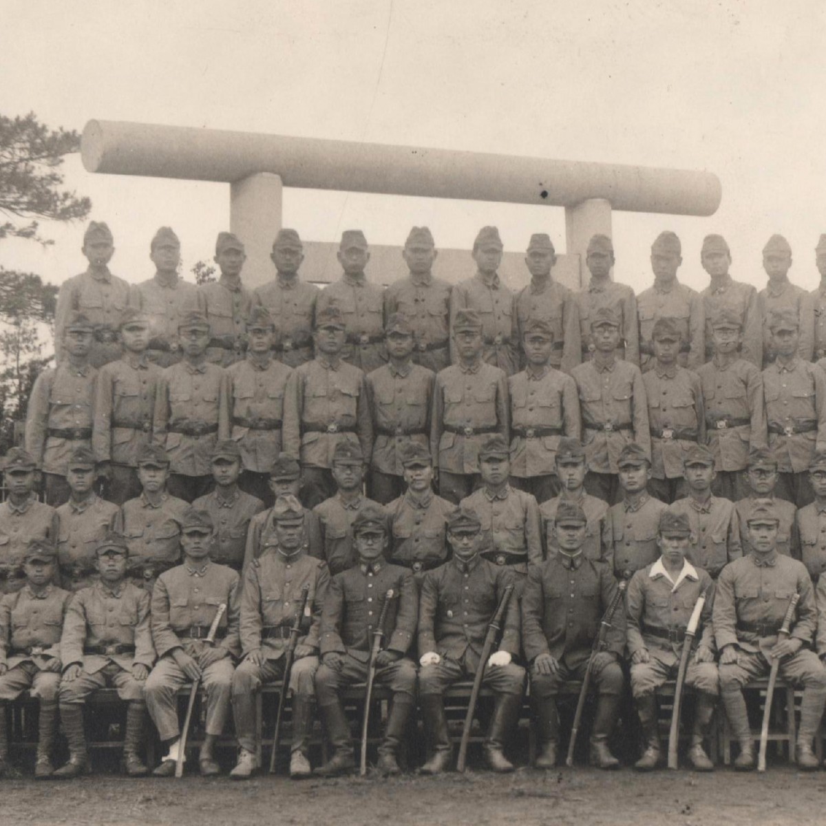 Photos of Japanese army soldiers and officers with swords