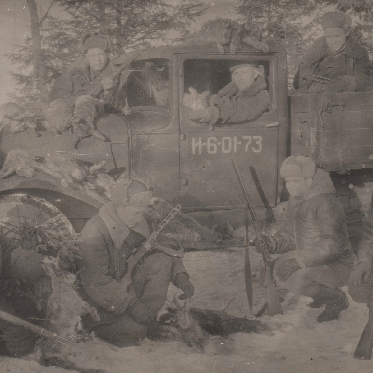 Photo of pilots of the 123rd Bomber Aviation Regiment with hunting trophies