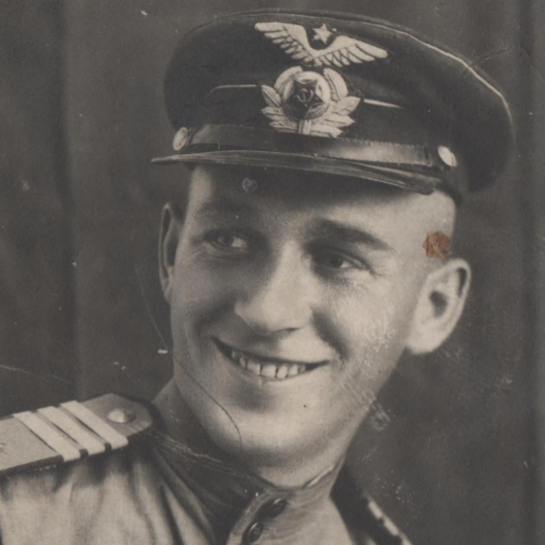 Portrait photo of a senior sergeant of the Red Army Air Force with a donation signature, 1944
