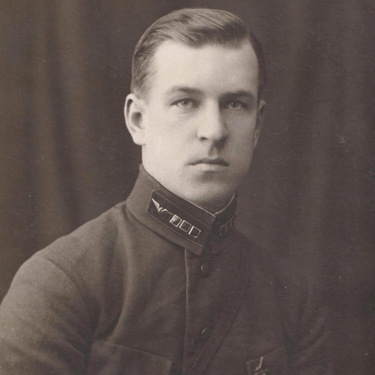 Photo by A.L. Borodulin– commander of the VSO company with emblems mod. 1922