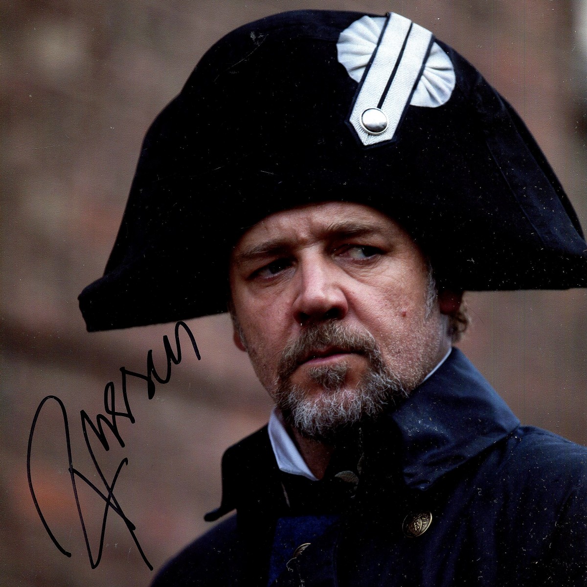 Signed photo of Hollywood actor Russell Crowe