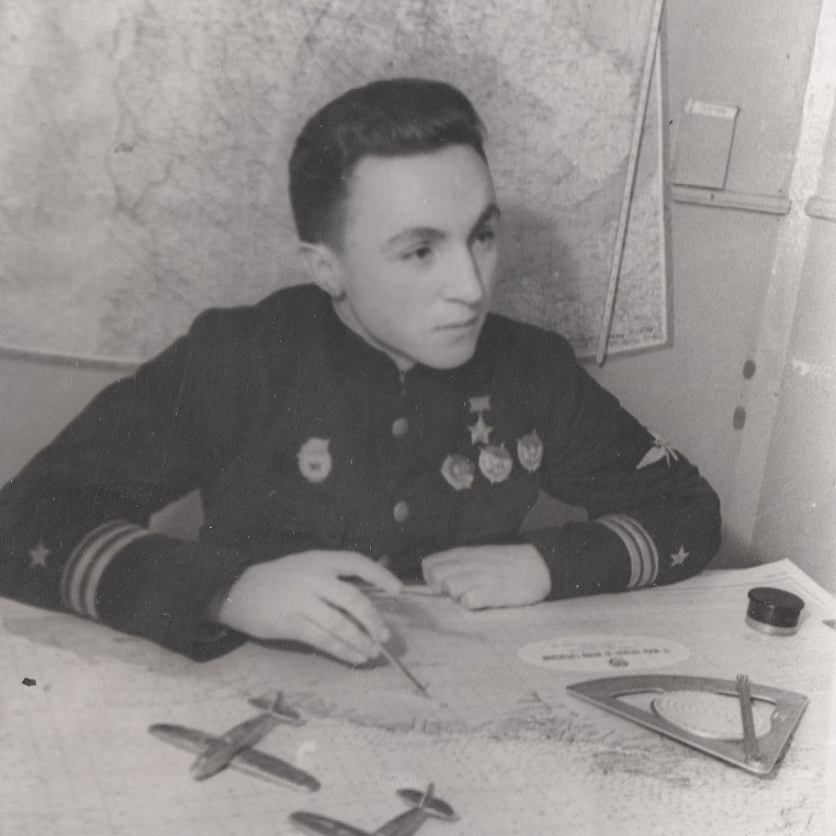 Photo of Red Army Air Force Captain P.G. Sgibnev, Hero of the Soviet Union, 1942