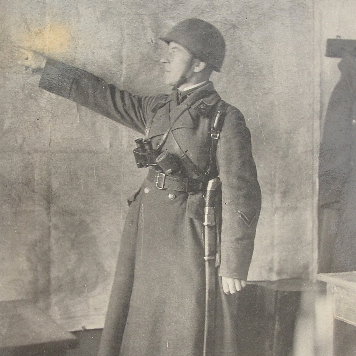 Photo of the captain of the railway troops A.L. Borodulin with a saber mod. 1927