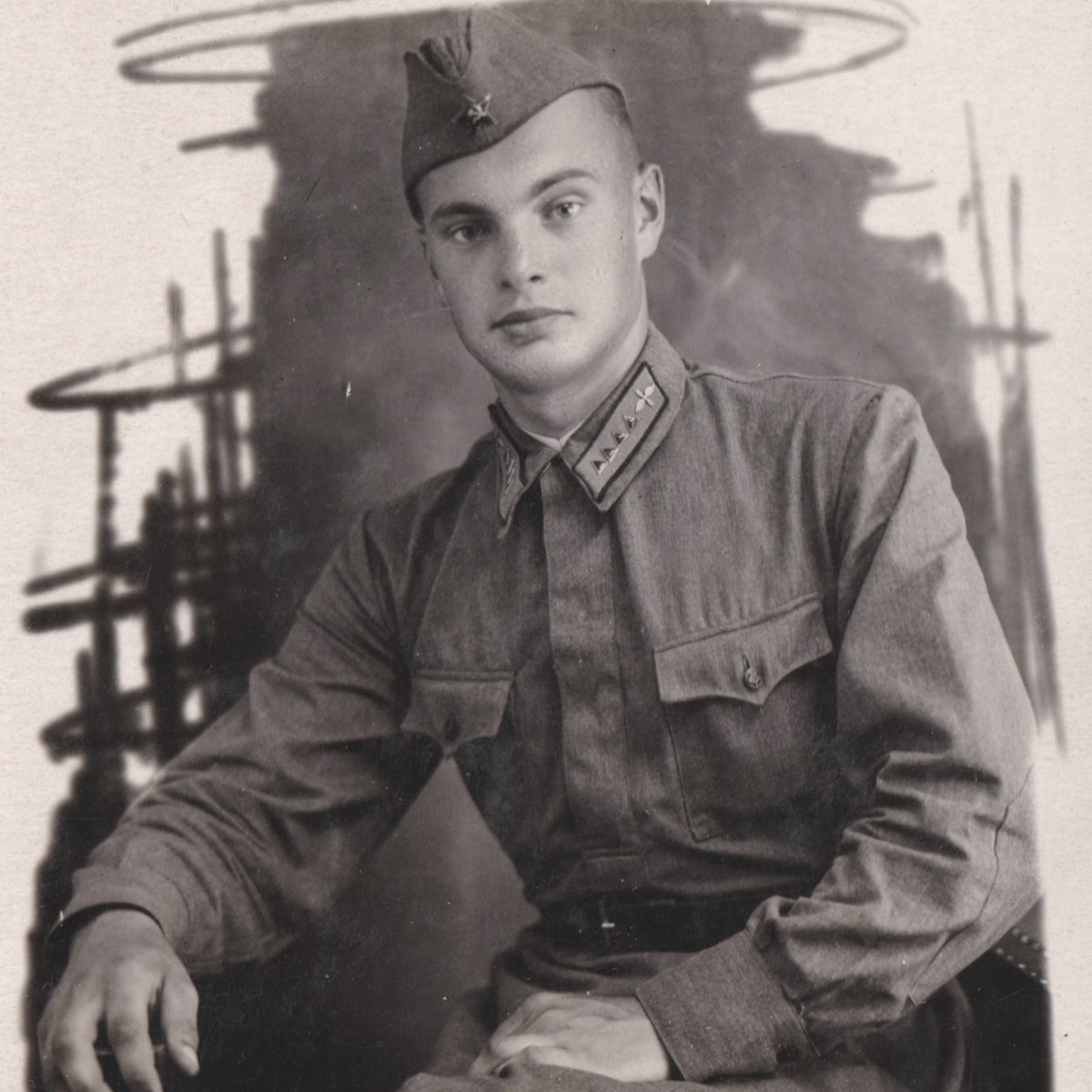 Colorful photo of a sergeant major of the Red Army Air Force, 1940