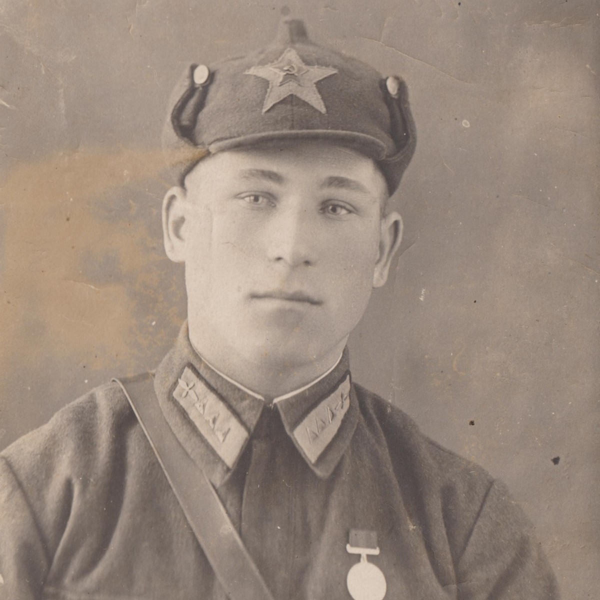 Colorful photo of a sergeant major of the Red Army Air Force, 1940