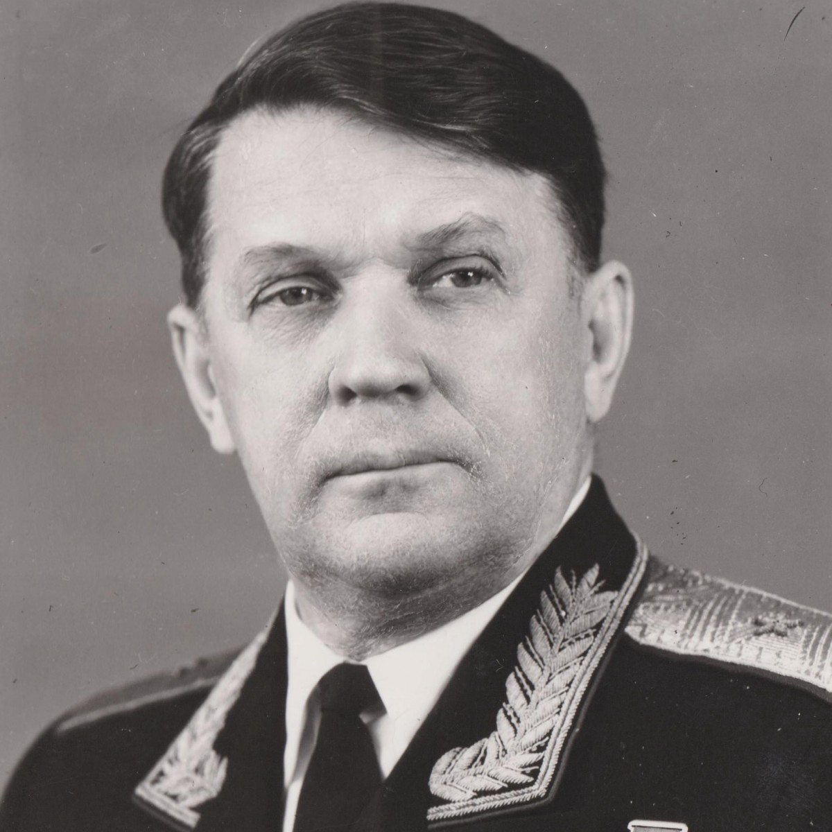 Photo of the Hero of the Soviet Union, Major General I. I. Geibo