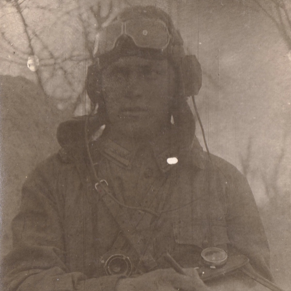 Photo of a Red Army sergeant in flight uniform, 1942