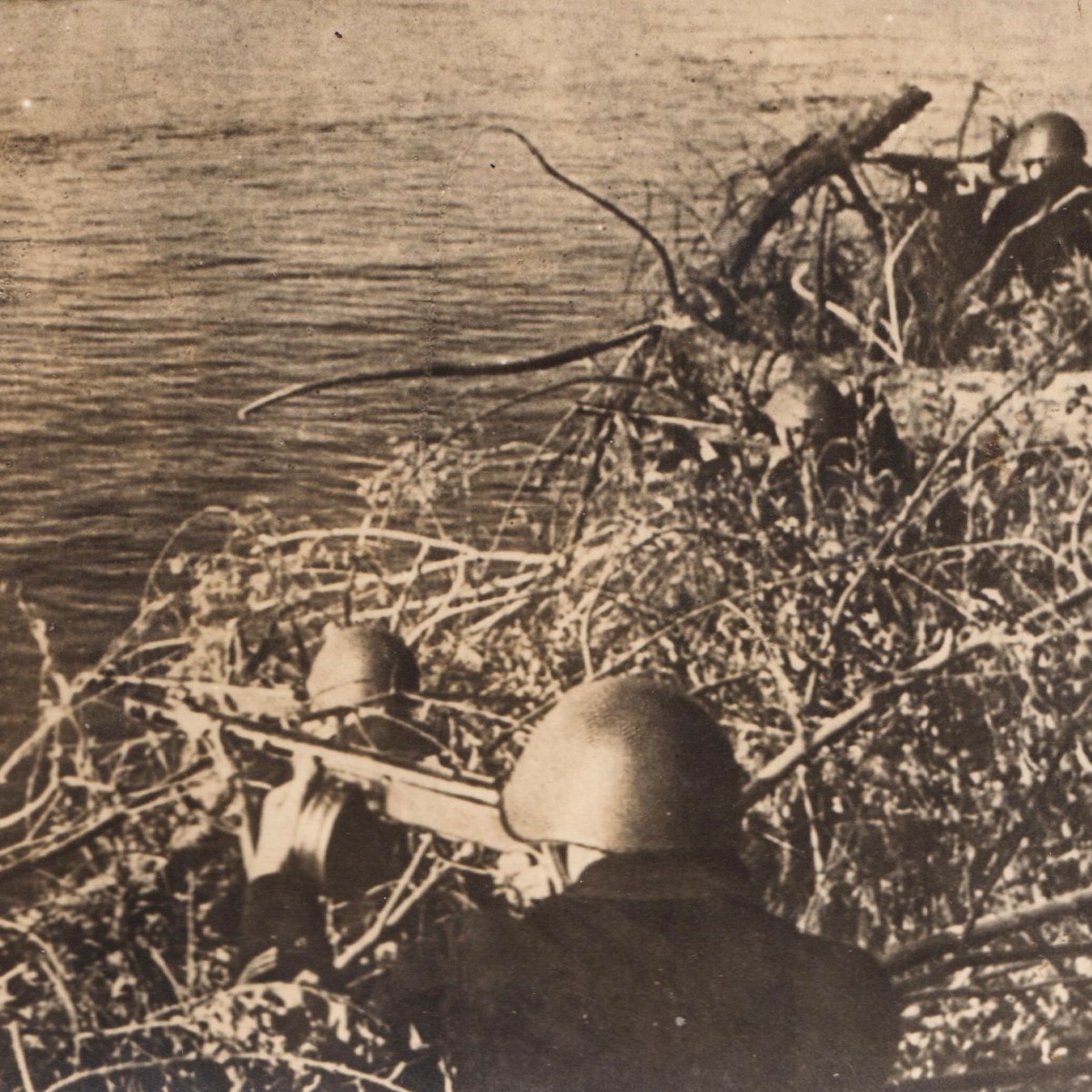 Photos of Red Army soldiers during preparations for crossing the river