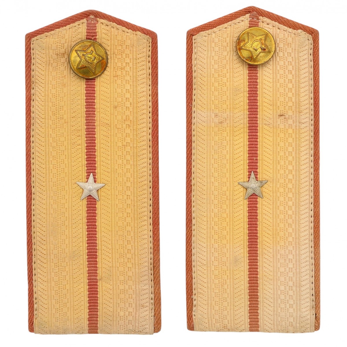 Shoulder straps of a junior lieutenant of artillery or tank troops, 1945