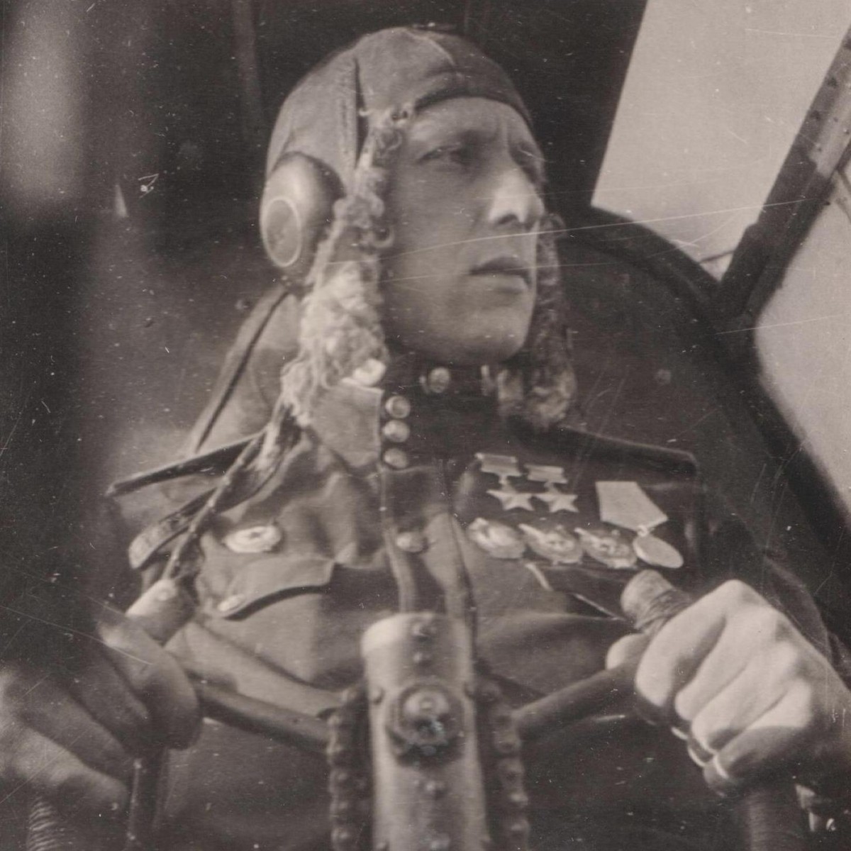 Photo of Red Army Air Force Captain V.N. Osipov, twice Hero of the Soviet Union