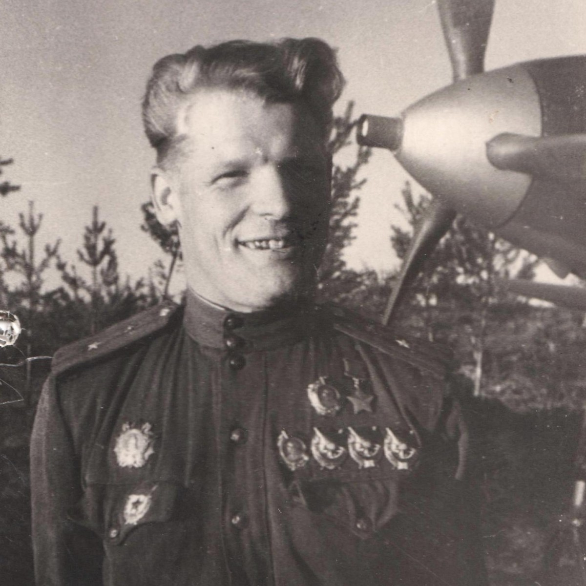 Photo of twice Hero of the Soviet Union, Lieutenant A.S. Smirnov, 1943