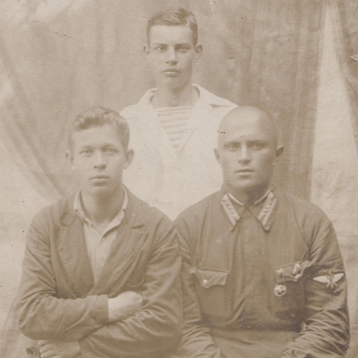 Photo of a senior sergeant of the Red Army Air Force with his comrades