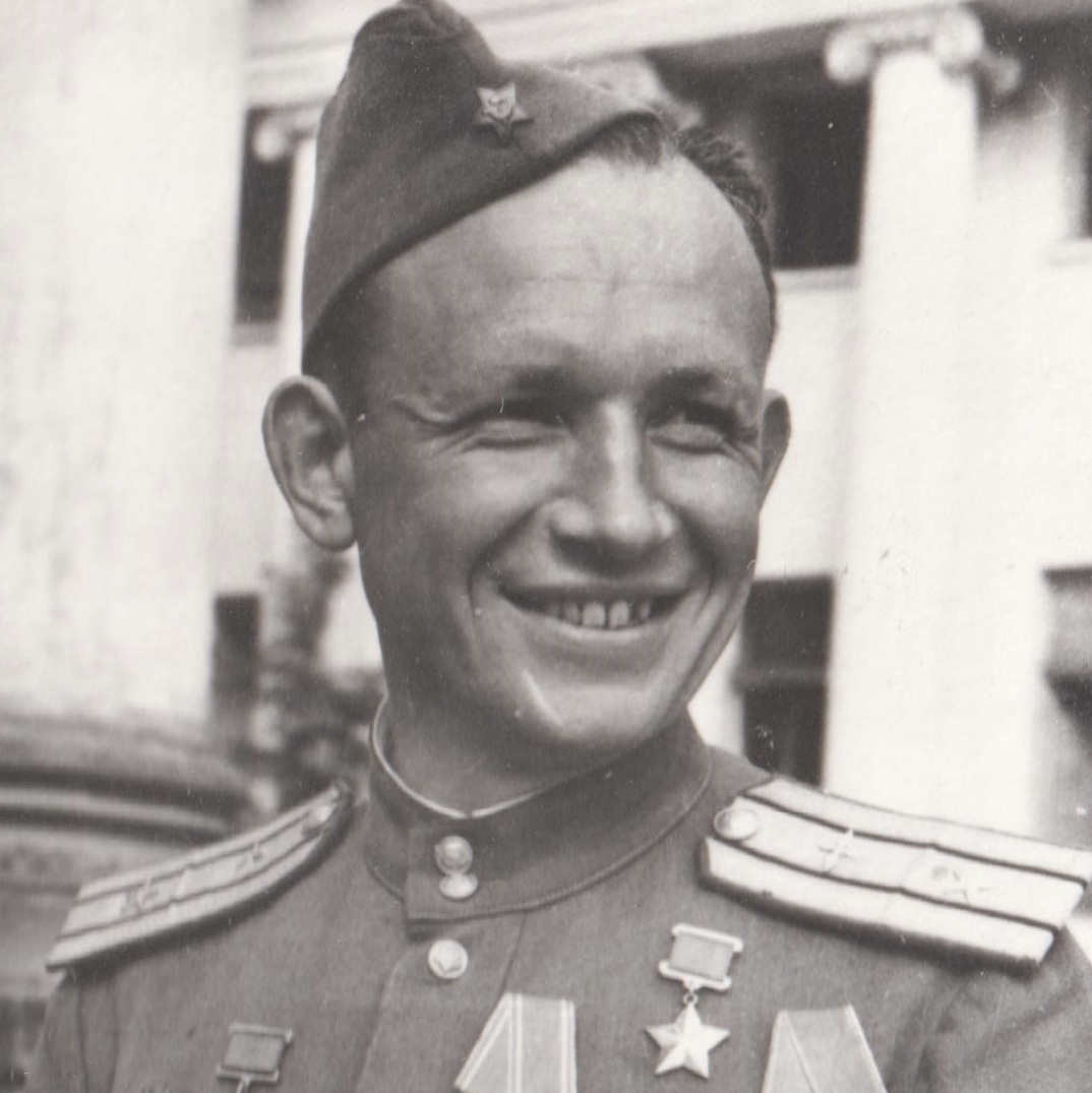 Photo of Hero of the Soviet Union, Major of the Air Force Glinsky S.N.