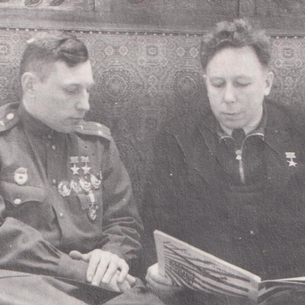 Photos of Heroes of the Soviet Union