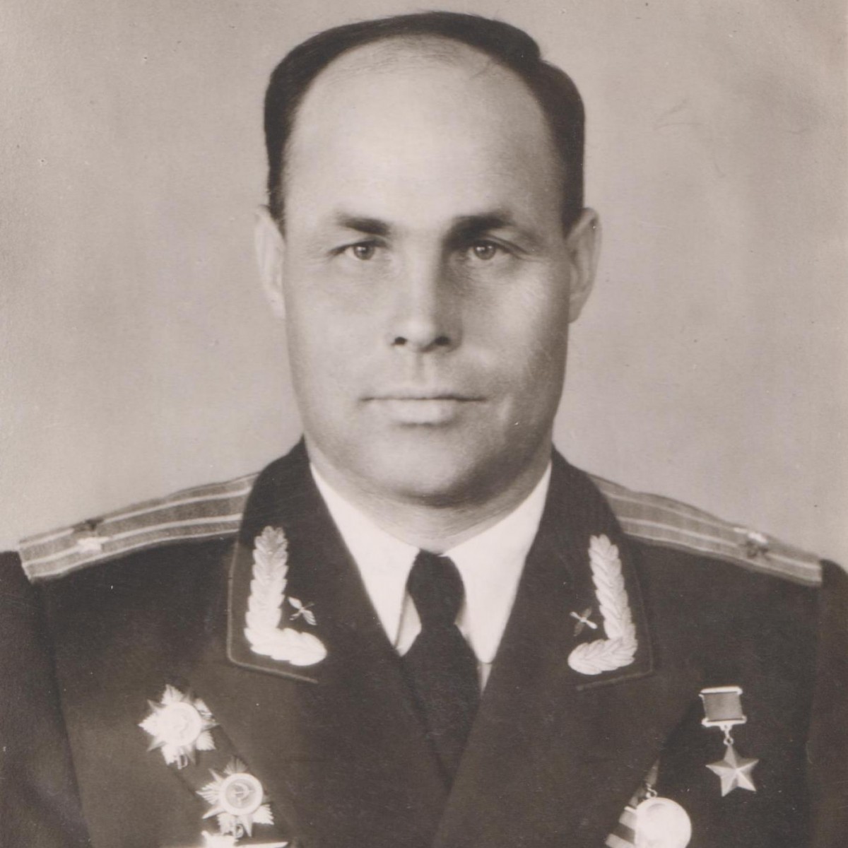 Photo of the Hero of the Soviet Union, Air Force Lieutenant Colonel V.K. Likhachev