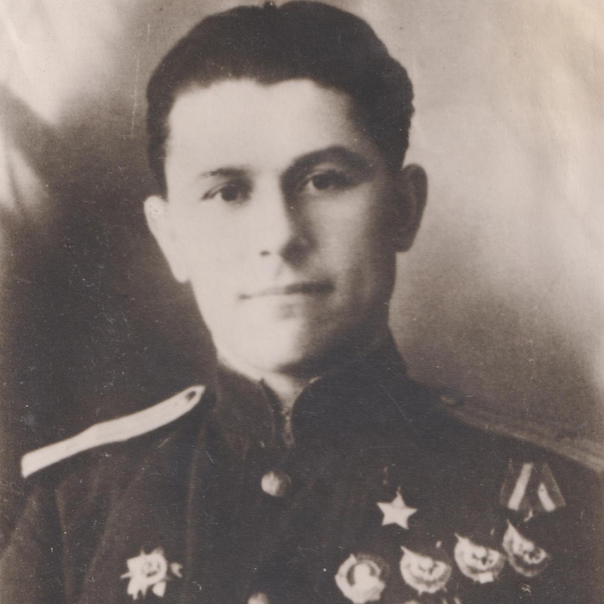 Photo certificate of Senior Lieutenant of the Red Army Air Force V.A. Savelyev– Hero of the Soviet Union