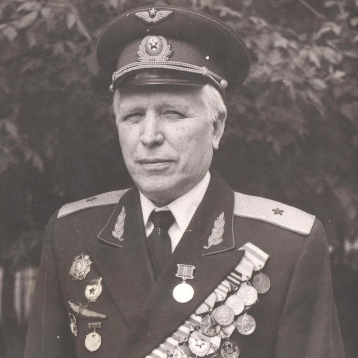 Photo of the Air Force Major General– recipient of 5 (!) Orders of the Red Banner of Battle 
