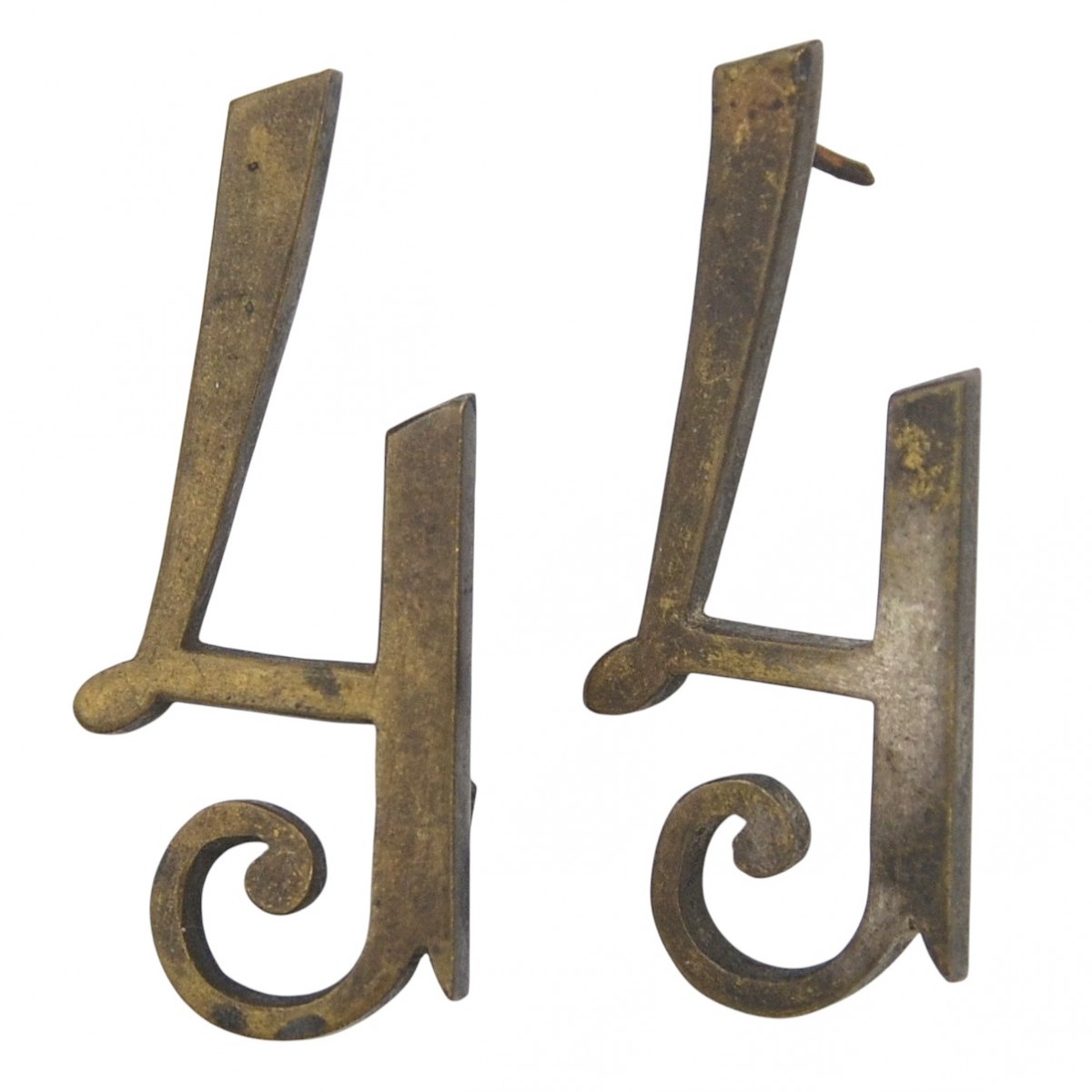 A pair of linear digits "4", before 1911