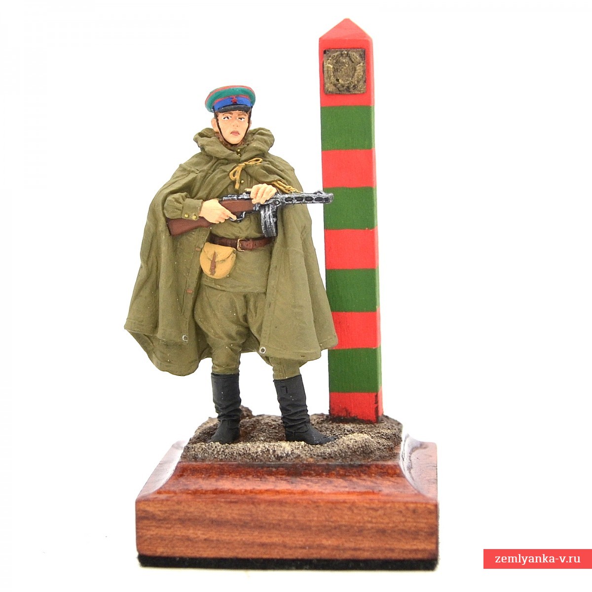 Tin soldier "NKVD border guard at the border post"