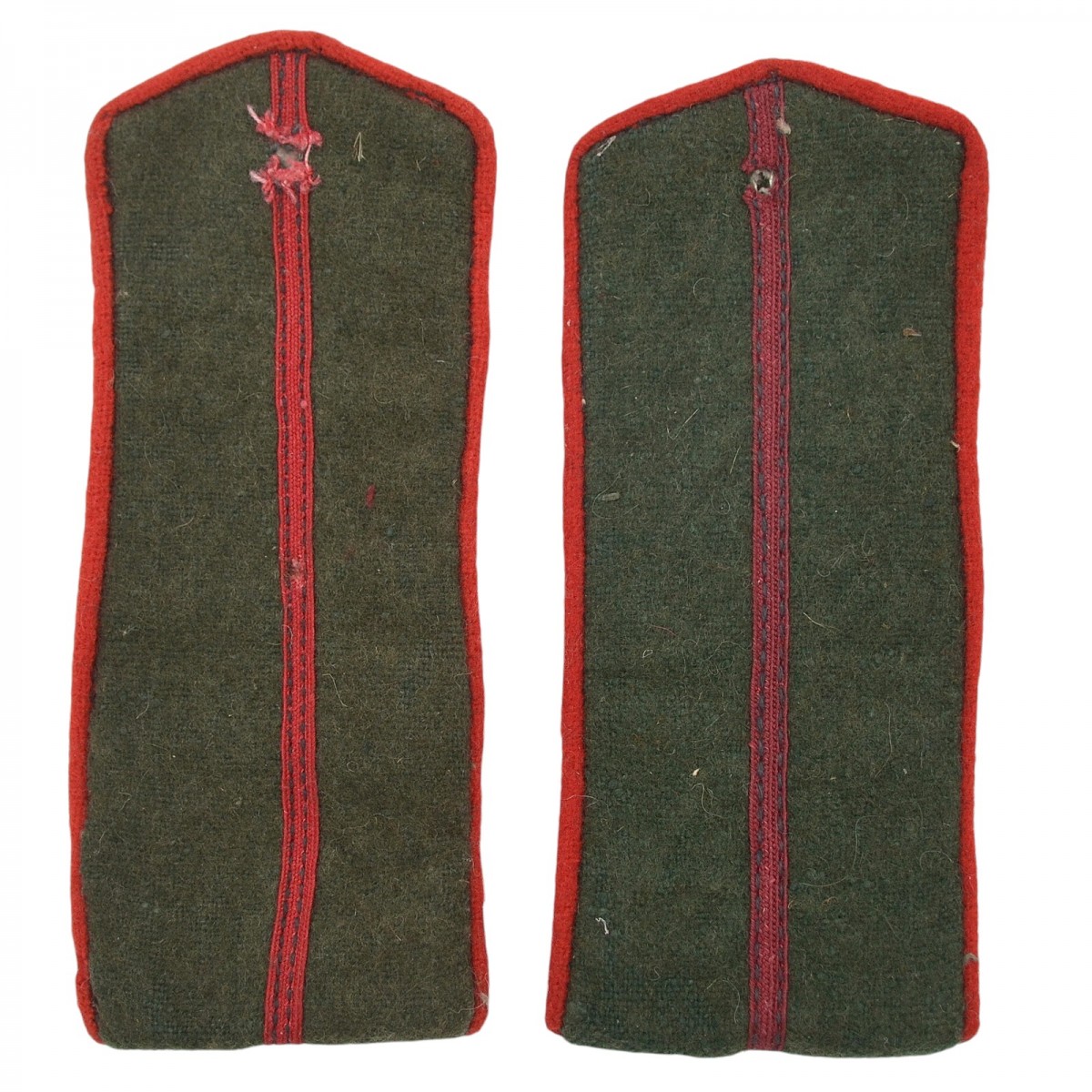 Shoulder straps of junior officers of the artillery, Infantry Brigade or automobile troops, mod. 1943