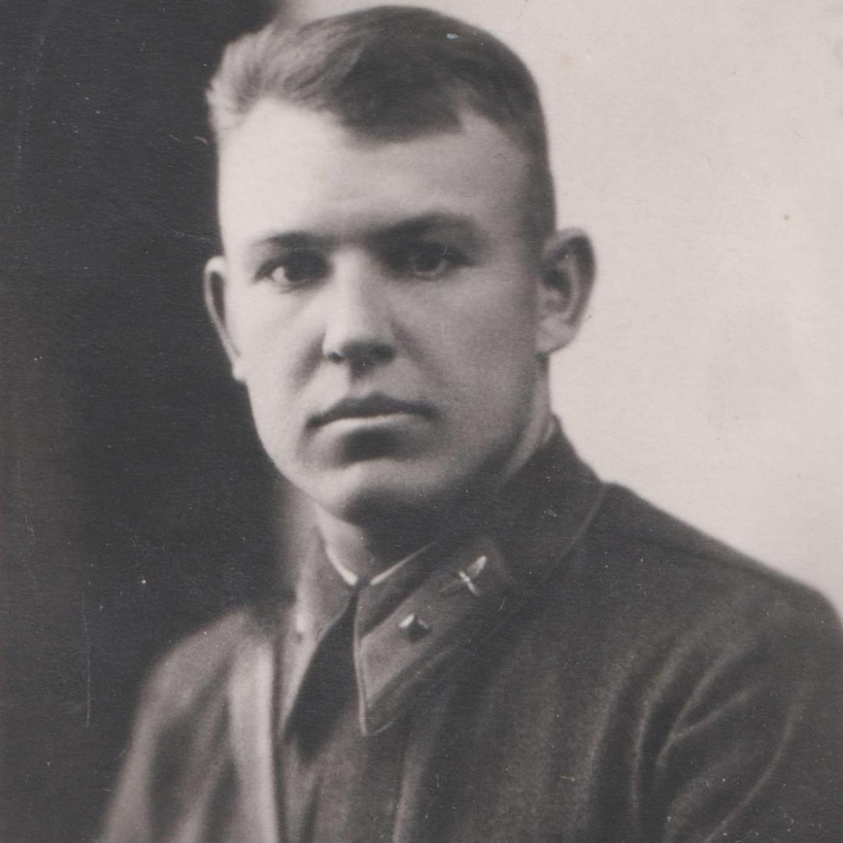 Photo of the Hero of the Soviet Union A.I. Kholzunov from his personal file