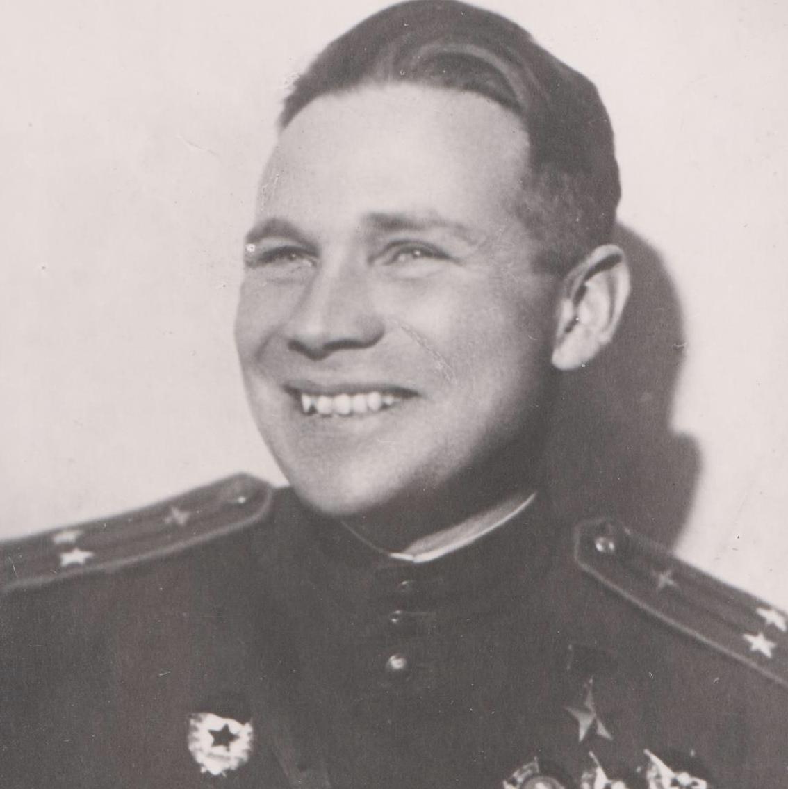 Photo of Hero of the Soviet Union G.G. Petrov, 1944