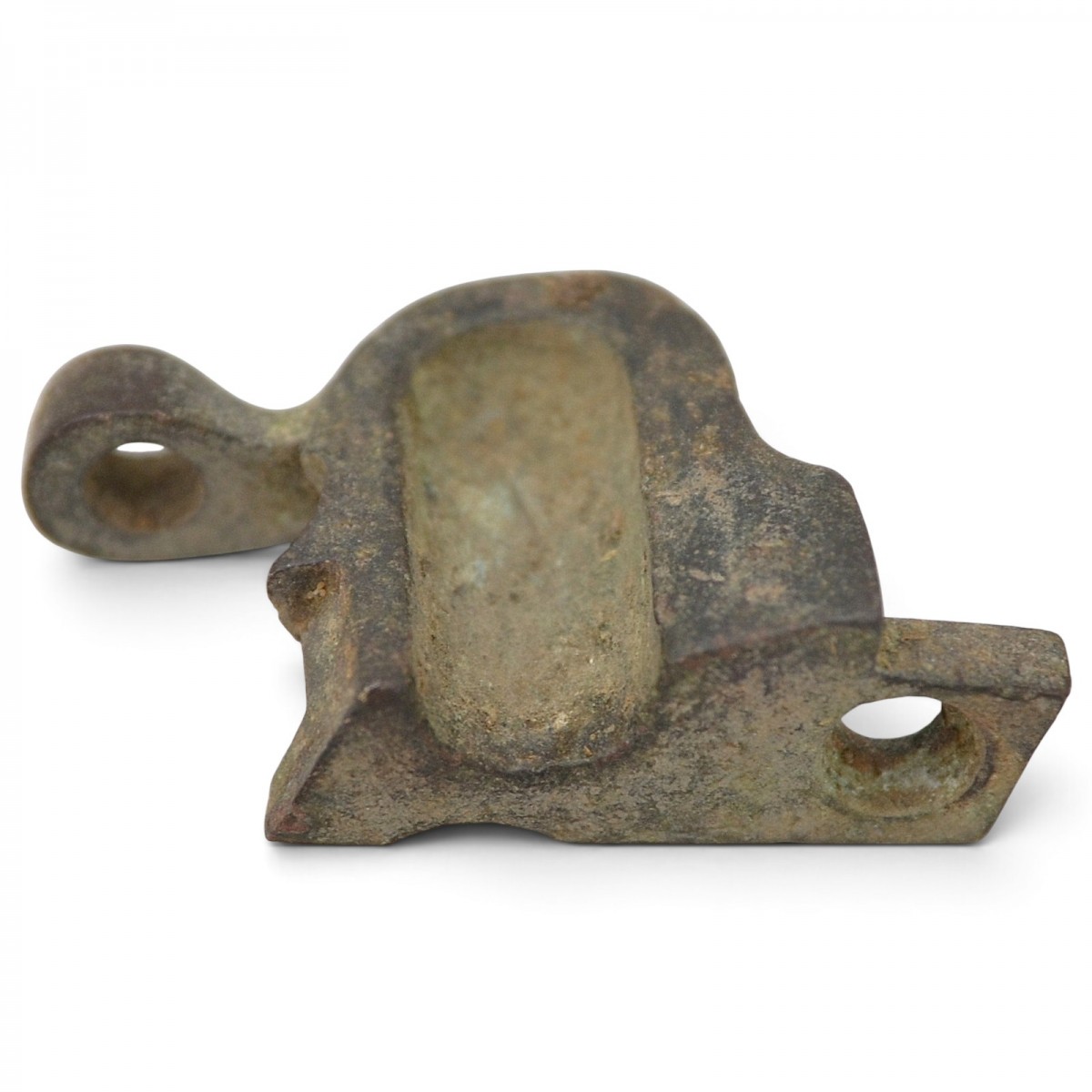 Powder shelf for flintlock rifle
